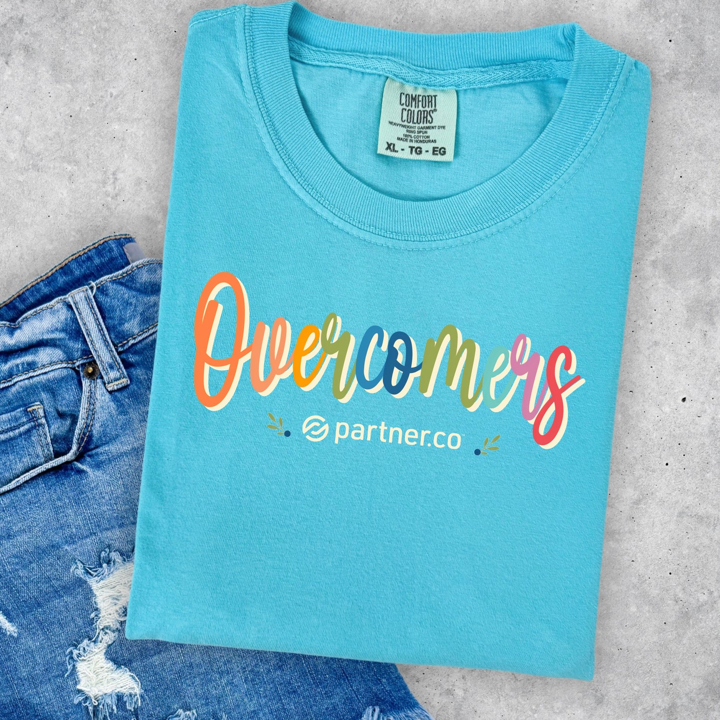 Overcomers Colorful Comfort Colors Tee – Lagoon